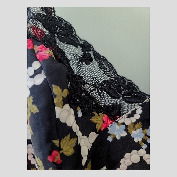 Victoria's Secret Chemise Shortie Black Lace Silky Floral Roses w Pearls… - Picture 6 of 15